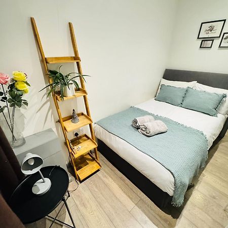 "Spacious Family, Friendly" 1 Bedroom In Kings Cross, St Pancras!!!118A Лондон Екстер'єр фото